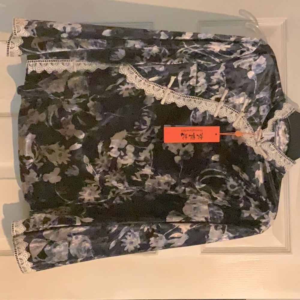Women’s blouse